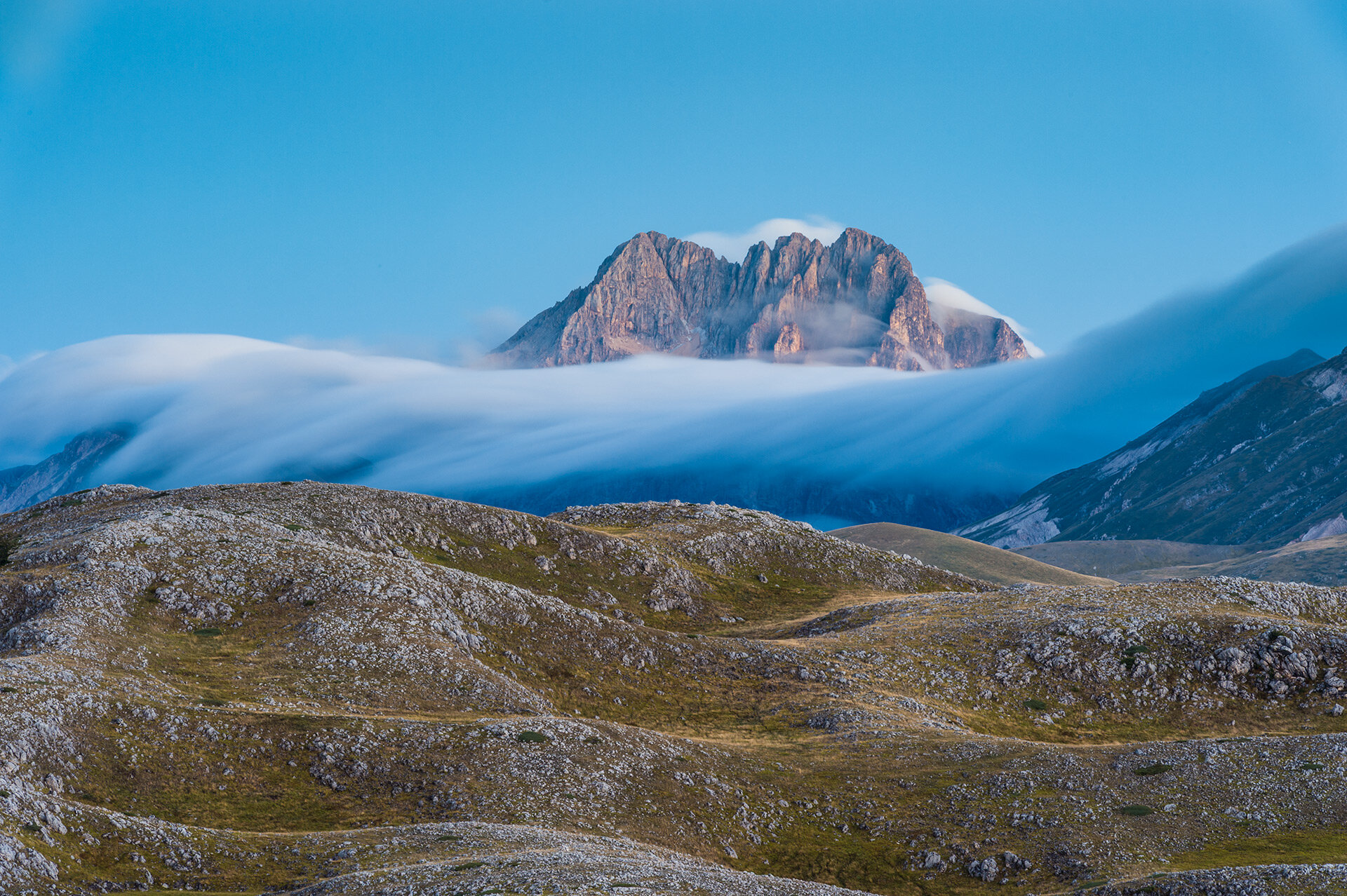 Corno Grande on Gran Sasso rising above a sea of clouds, viewed from Campo Imperatore | © Maurizio Biancarelli - Wildlife Adventures