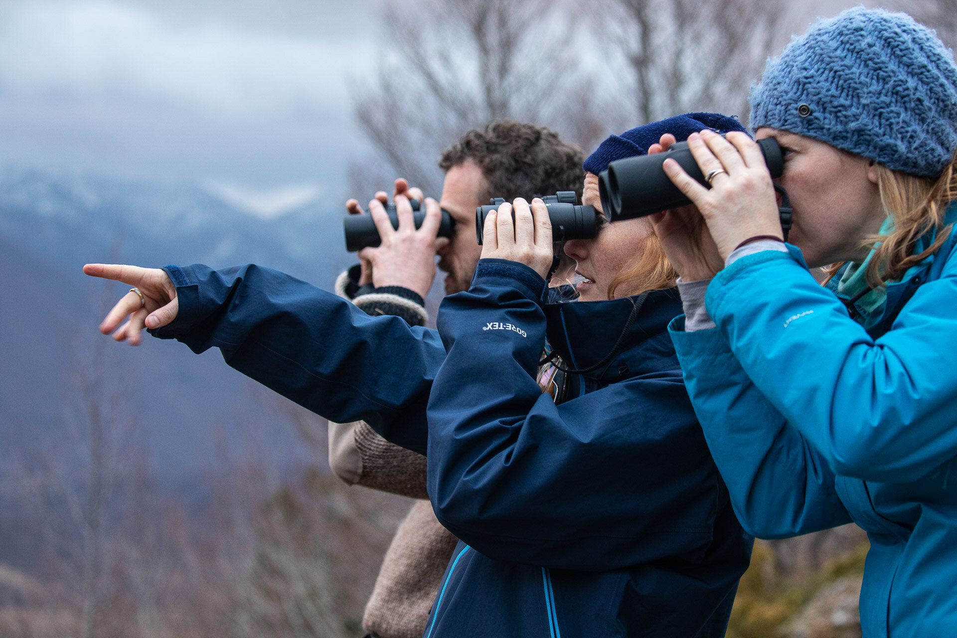 Tentativi di avvistare la fauna selvatica durante l'escursione guidata nel Trekking di più giorni Italy's Big Five | © Umberto Esposito - Wildlife Adventres