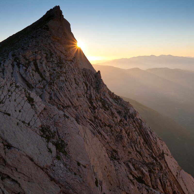 Tramonto sul Monte Camicia, Gran Sasso: luce radente sulla parete rocciosa del versante nord | © Bruno D'Amicis - Wildlife Adventures