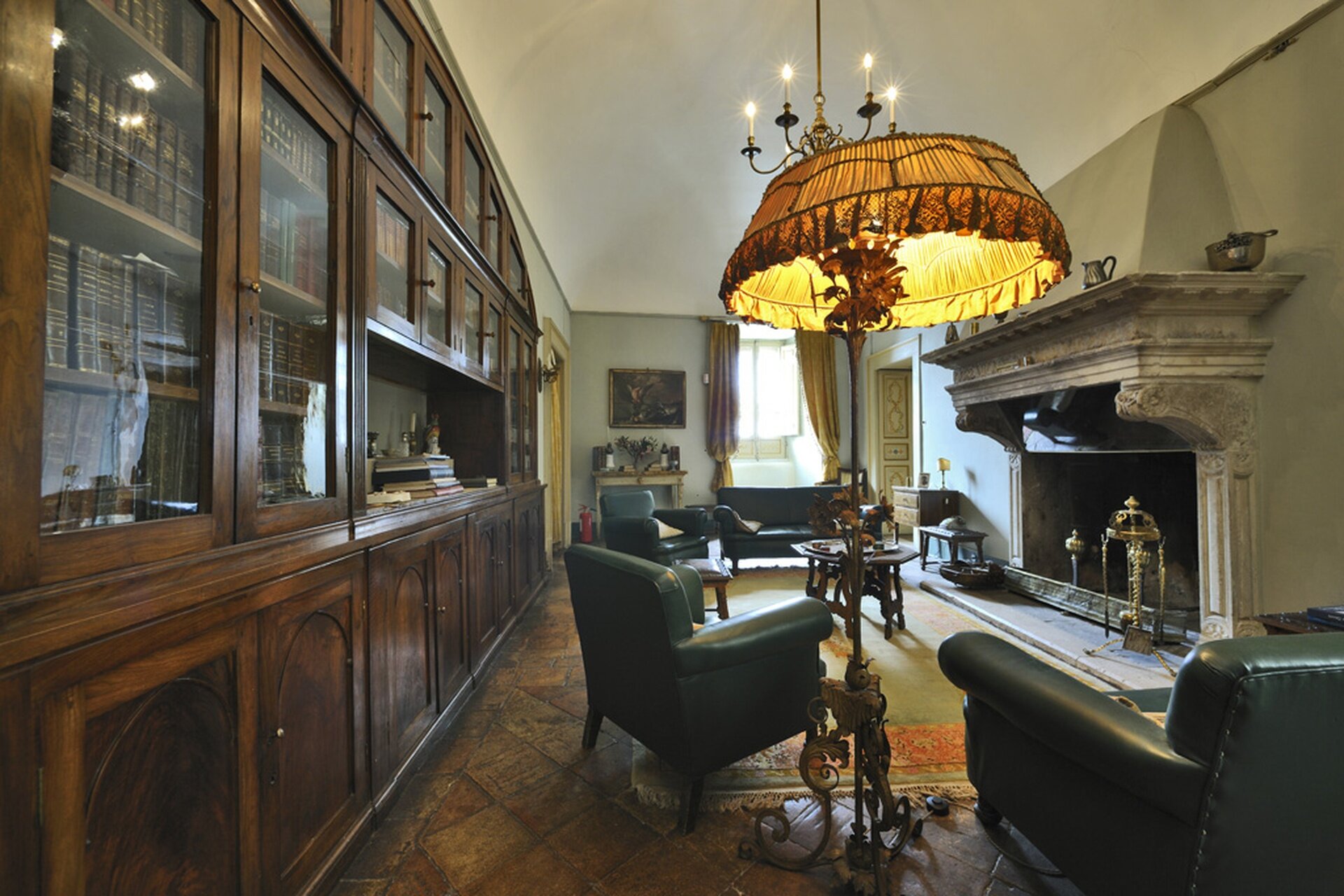 Palazzo Sipari a Pescasseroli: la biblioteca dove Benedetto Croce trascorse l'infanzia, oggi visitabile come casa museo | © Archivio Fondazione Sipari